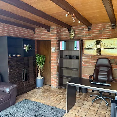 Tatil Evi Superior Haus 120 Qm Mit Garten Düsseldorf