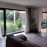Superior Haus 120 Qm Mit Garten Holiday home Dusseldorf