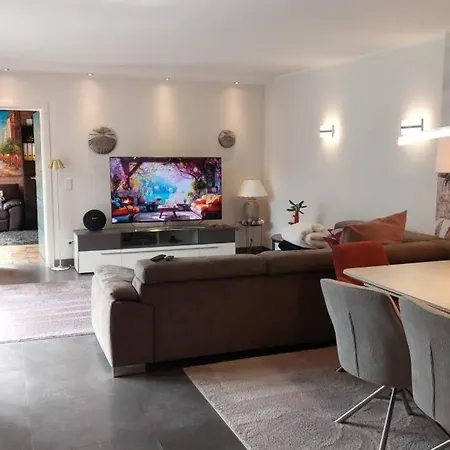 Superior Haus 120 Qm Mit Garten Vakantiehuis *