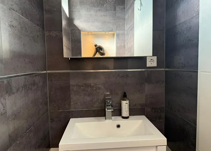 Hébergement de vacances Superior Haus 120 Qm Mit Garten Düsseldorf